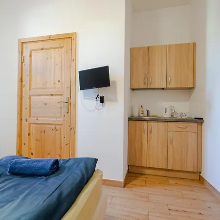 Hostel Ssw Grand *